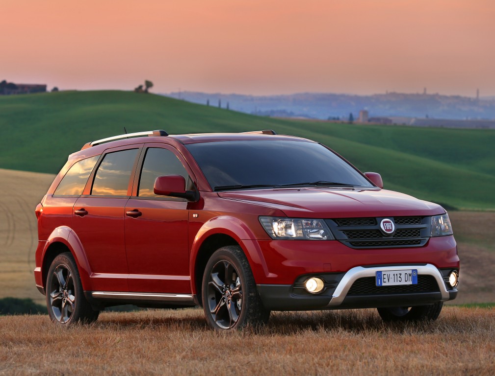 2015 Fiat Freemont Crossroad V6 Review - Drive