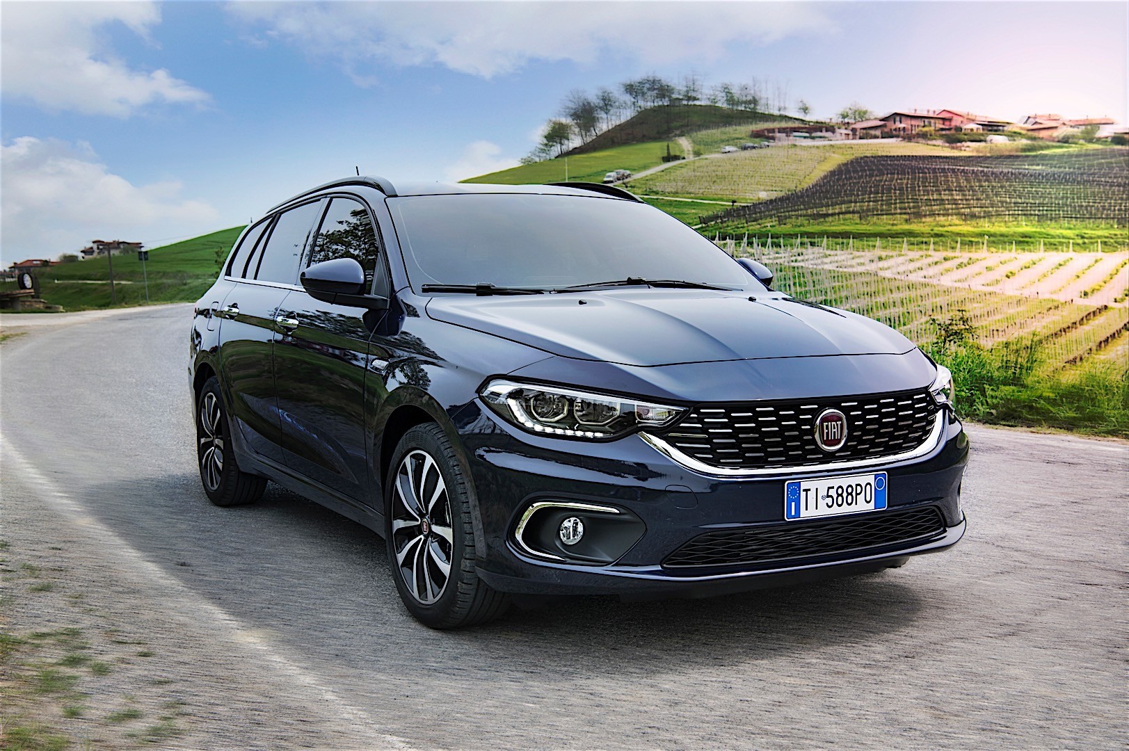 Fiat Tipo Station Wagon (2016-2021) Review
