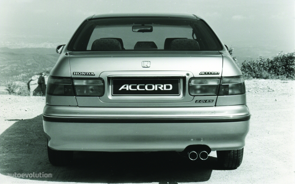 HONDA Accord 4 Doors specs & photos - 1996, 1997, 1998 - autoevolution