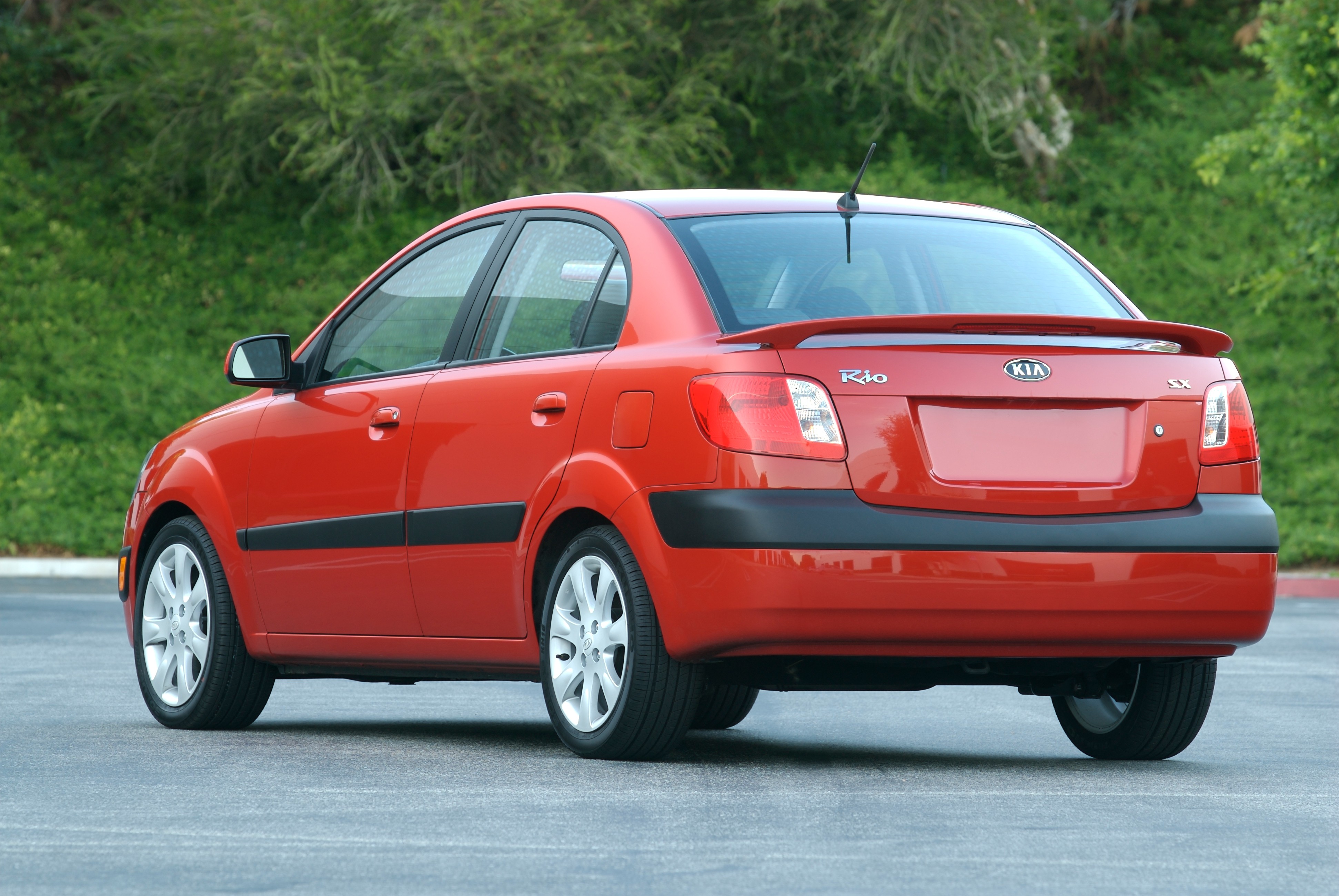 KIA Rio Sedan (2009, 2010, 2011) - photos, specs & model history