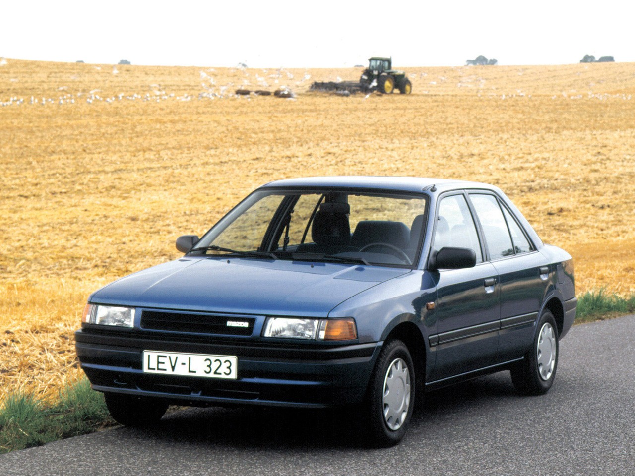 MAZDA 323 (BG) Sedan specs & photos - 1989, 1990, 1991 - autoevolution