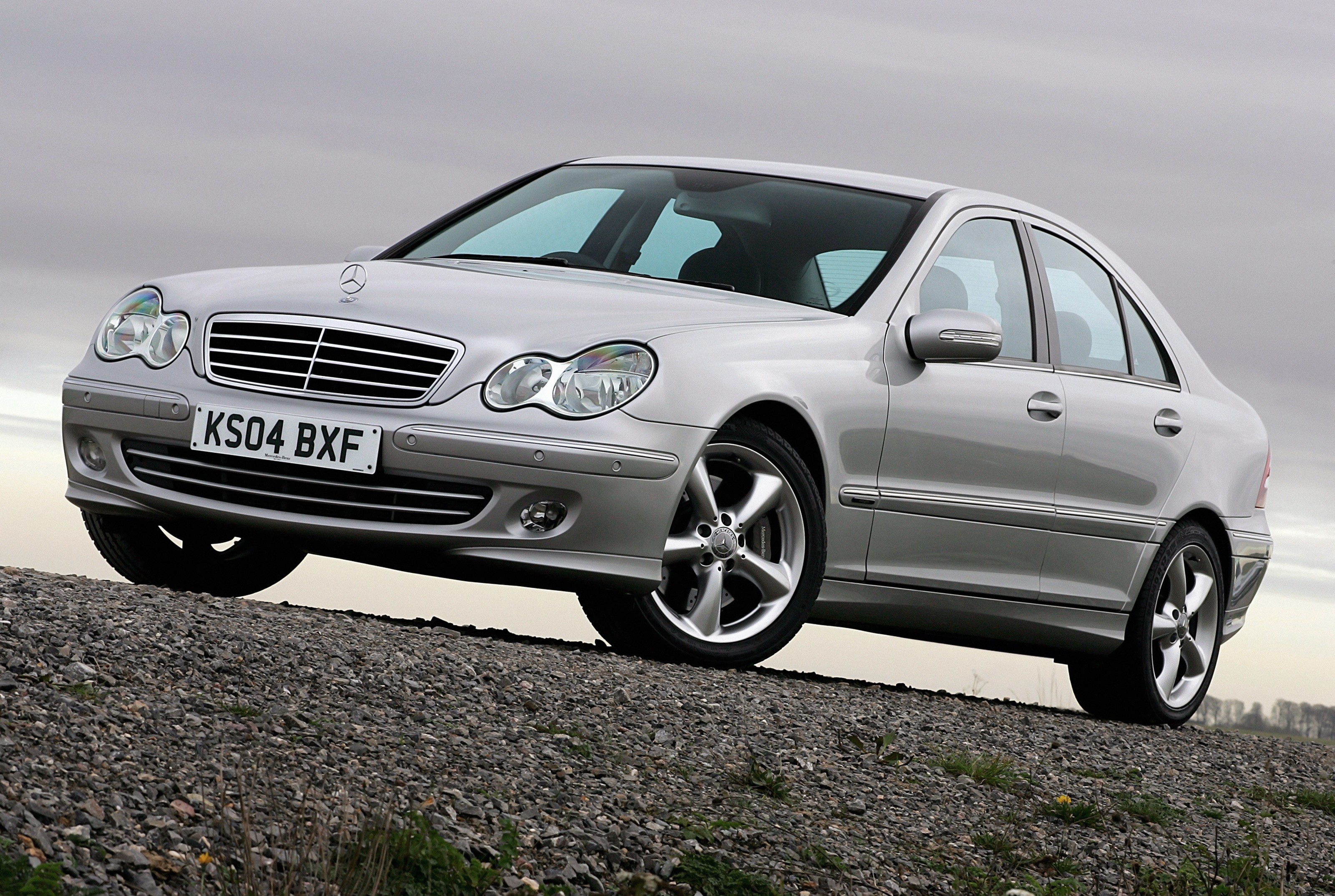 File:Mercedes-Benz W203 2006.jpg - Wikipedia