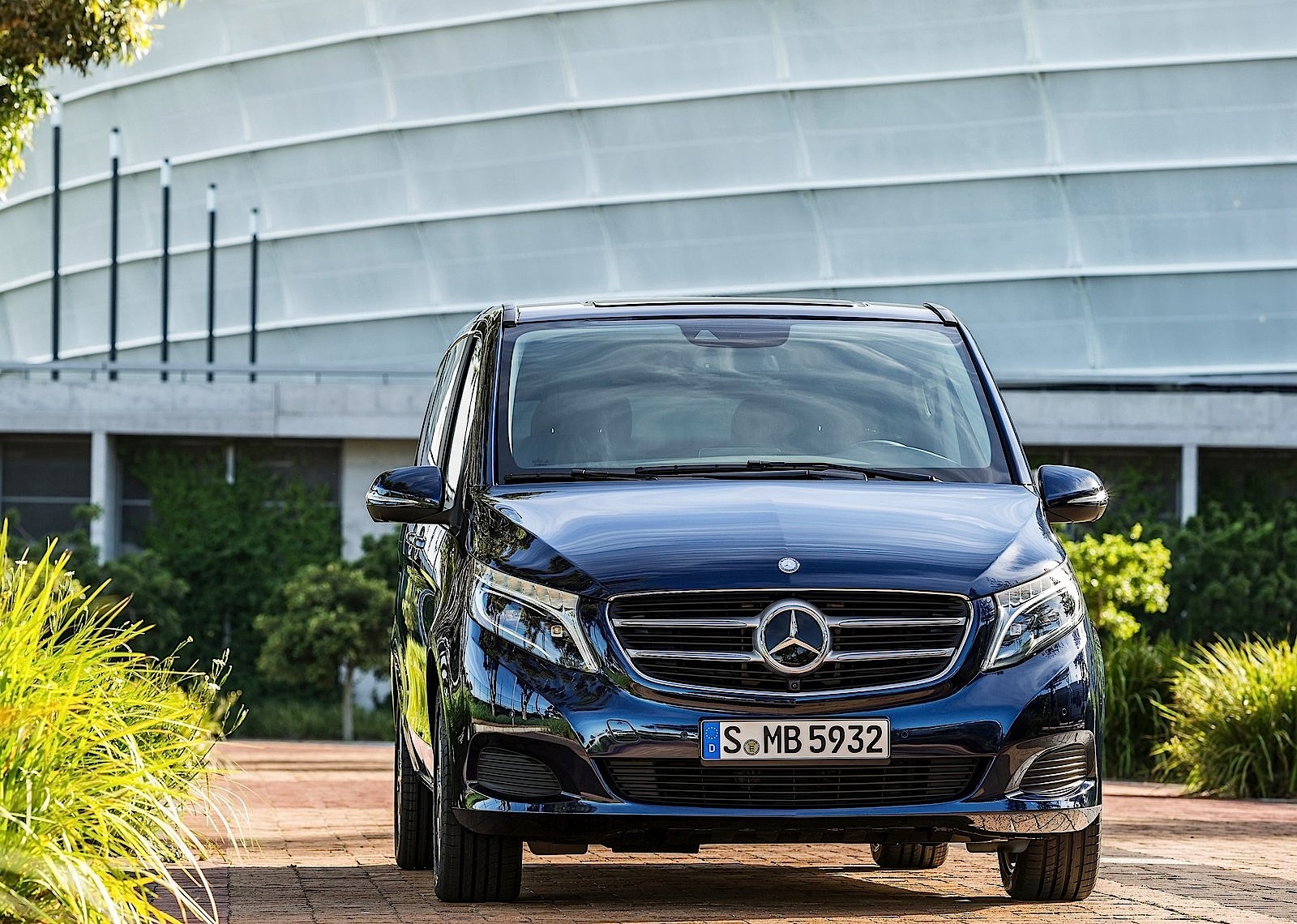 W447 Mercedes-Benz V-Class receives Airmatic option 