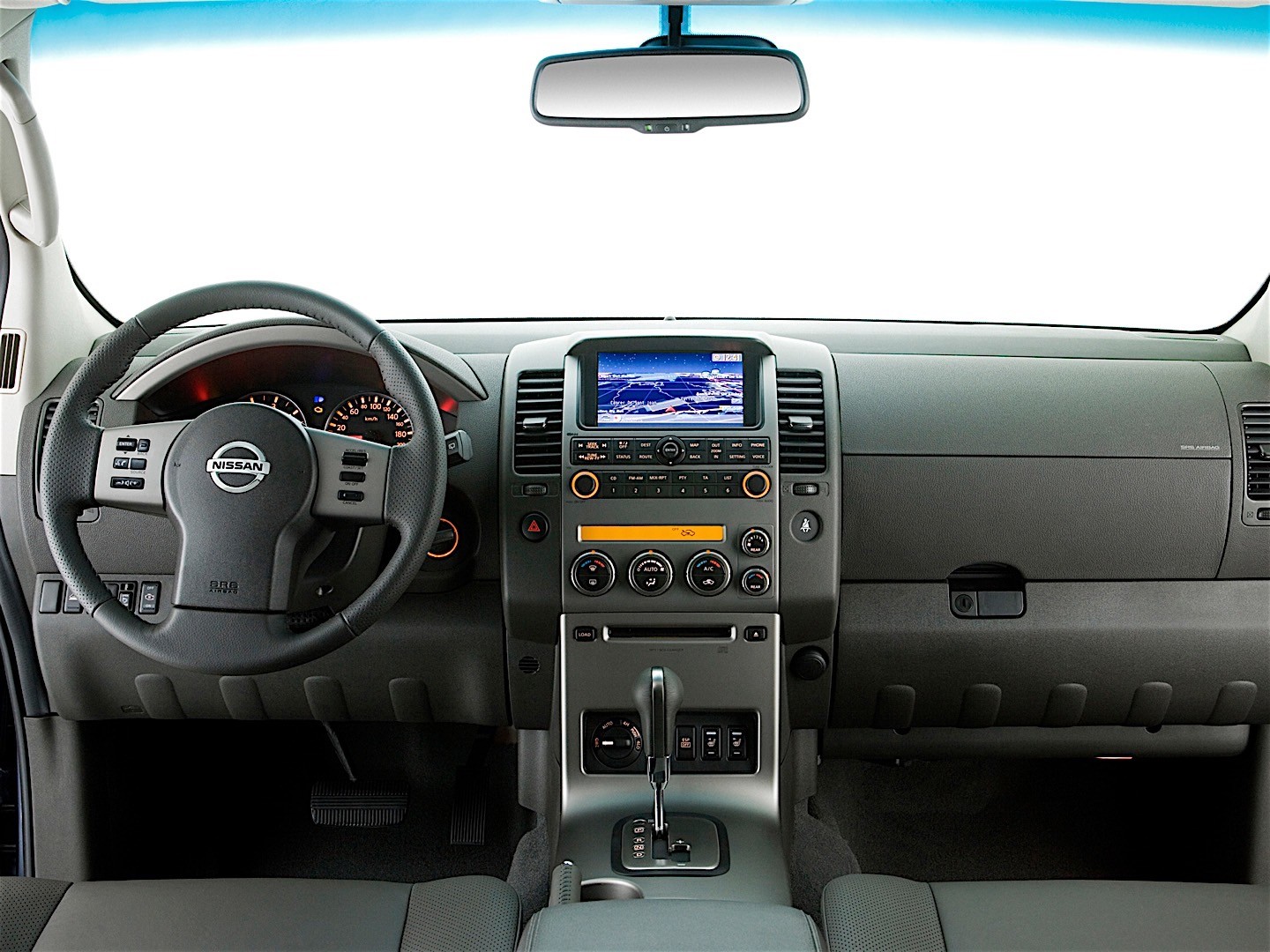 File:2010 Nissan Navara (D40) ST 4-door utility (2011-04-22) 01