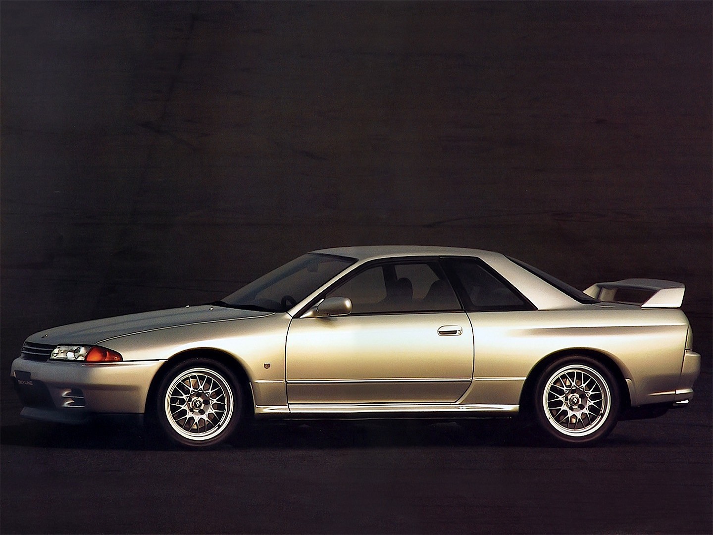 NISSAN Skyline GTR VSpec (R32) specs & photos 1993