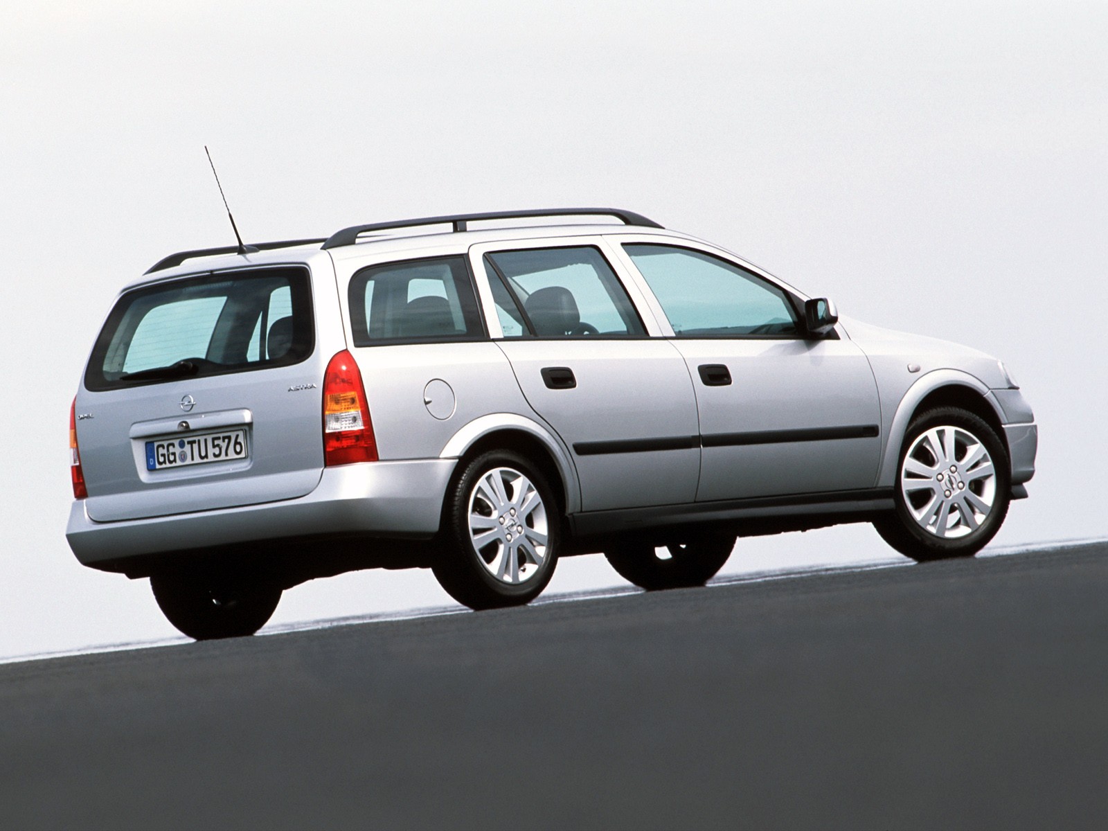 1998-2000 Opel Astra G Caravan 1.8 Ecotec 16V (116 Hp) Automatic