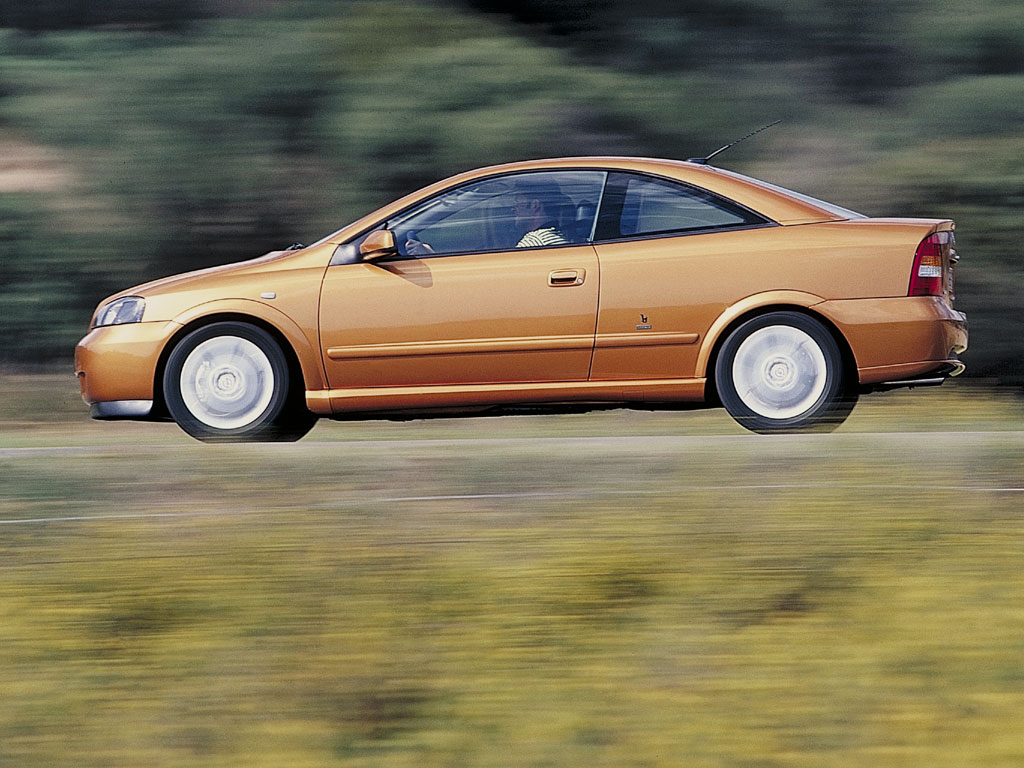 Vauxhall Astra G Mk4 Coupe 2000-2004 avant en acier Lower Wishbone Bras Drivers Side