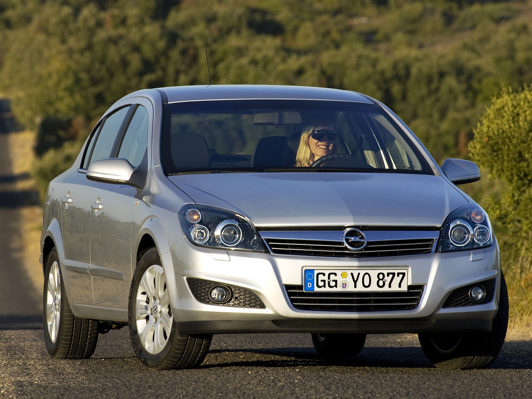 OPEL Astra Sedan Specs & Photos - 2007, 2008, 2009 - autoevolution