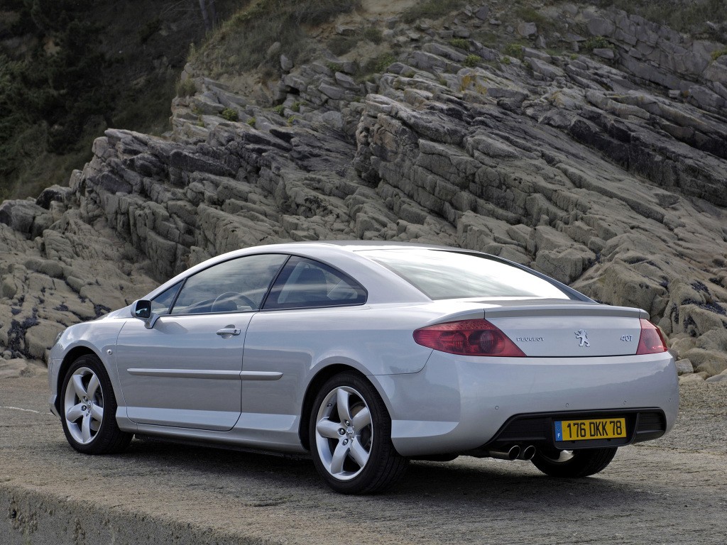 Peugeot 407 Coupe 3.0 Is The Front Overhang Champion In China 