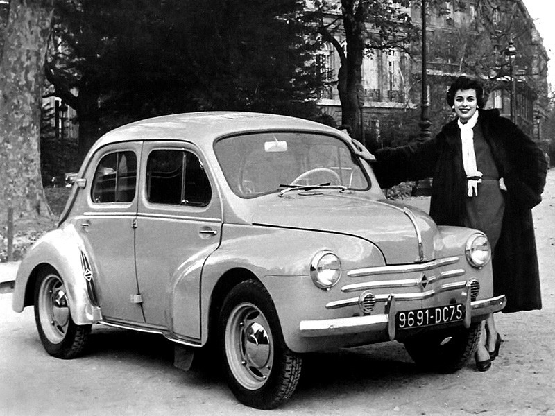 Bâche Renault 4 cv berline (1947-1950) semi sur mesure intérieure - My  Housse