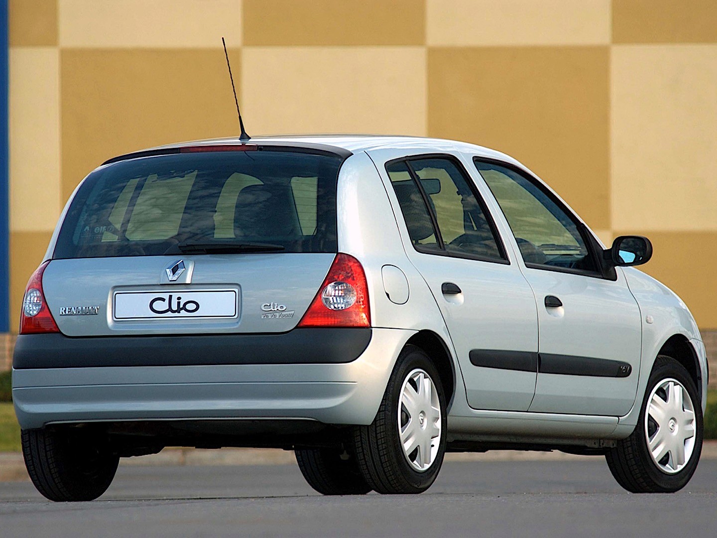 2005 Renault Clio II [1.1 58HP], 0-100