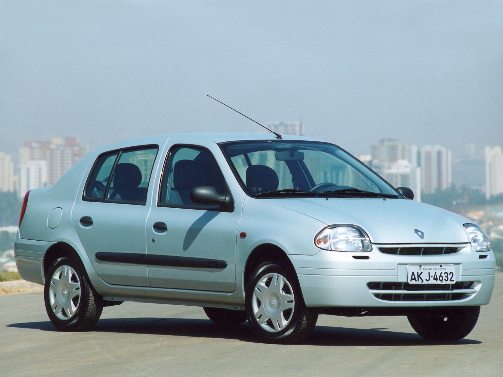 RENAULT Clio Symbol/Thalia specs & photos - 2000, 2001, 2002 - autoevolution