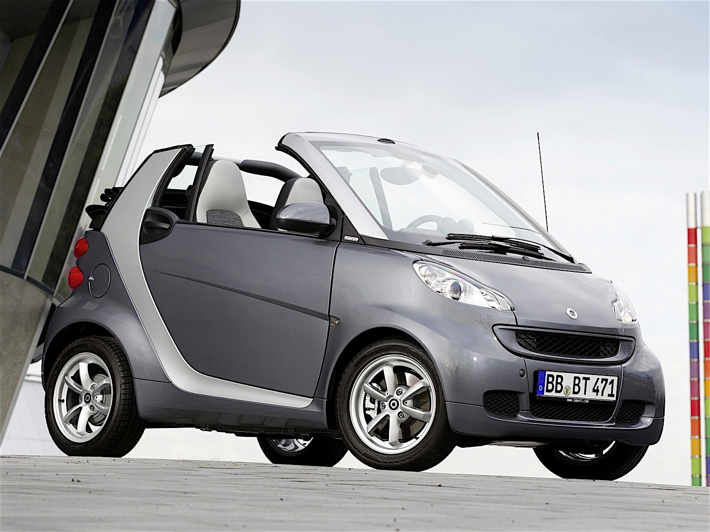 07> Owner`s Manual 2010 Smart Fortwo Coupe and Cabrio Seiten: 172 