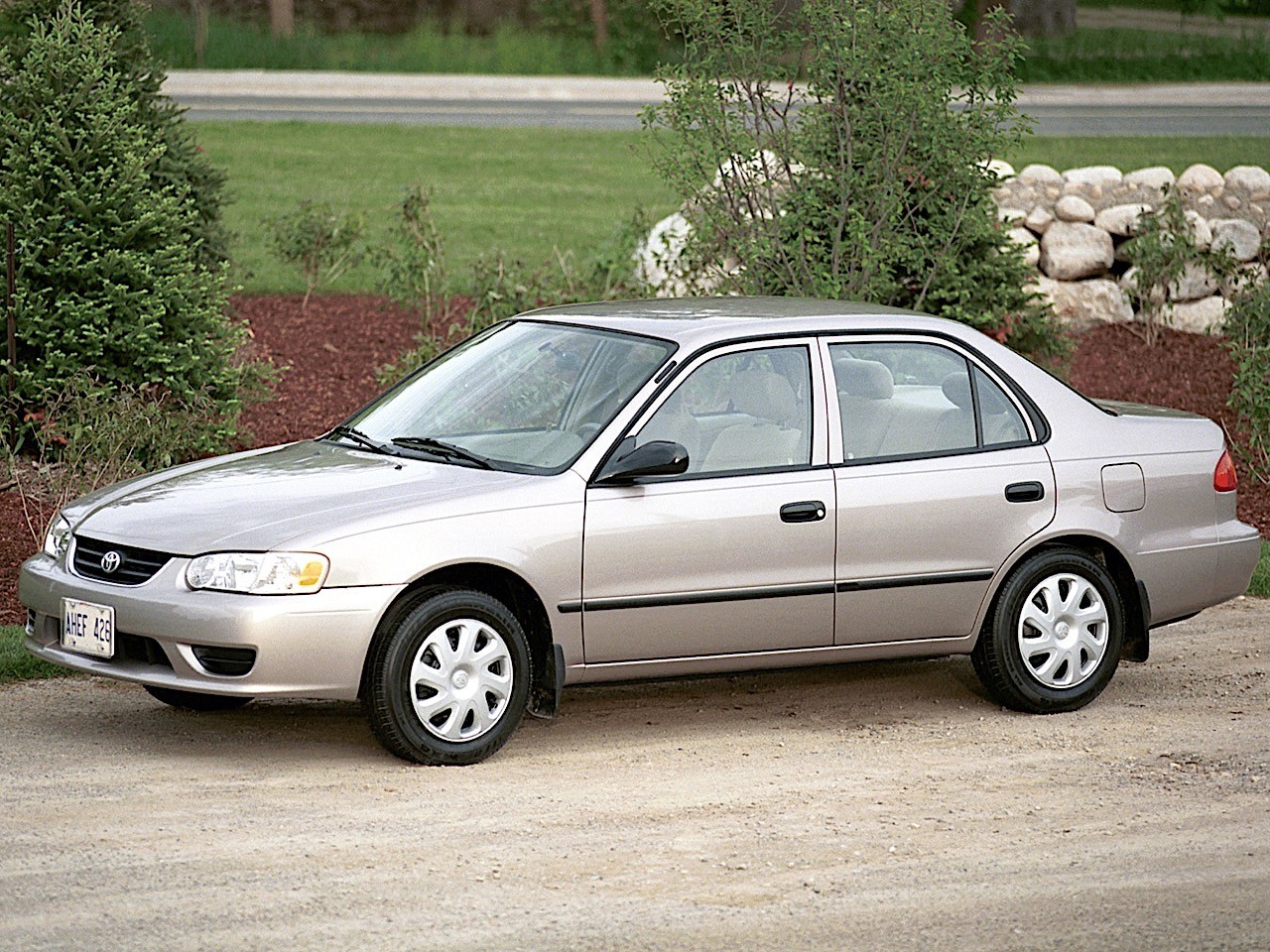 TOYOTA Corolla Sedan specs & photos 2000, 2001, 2002