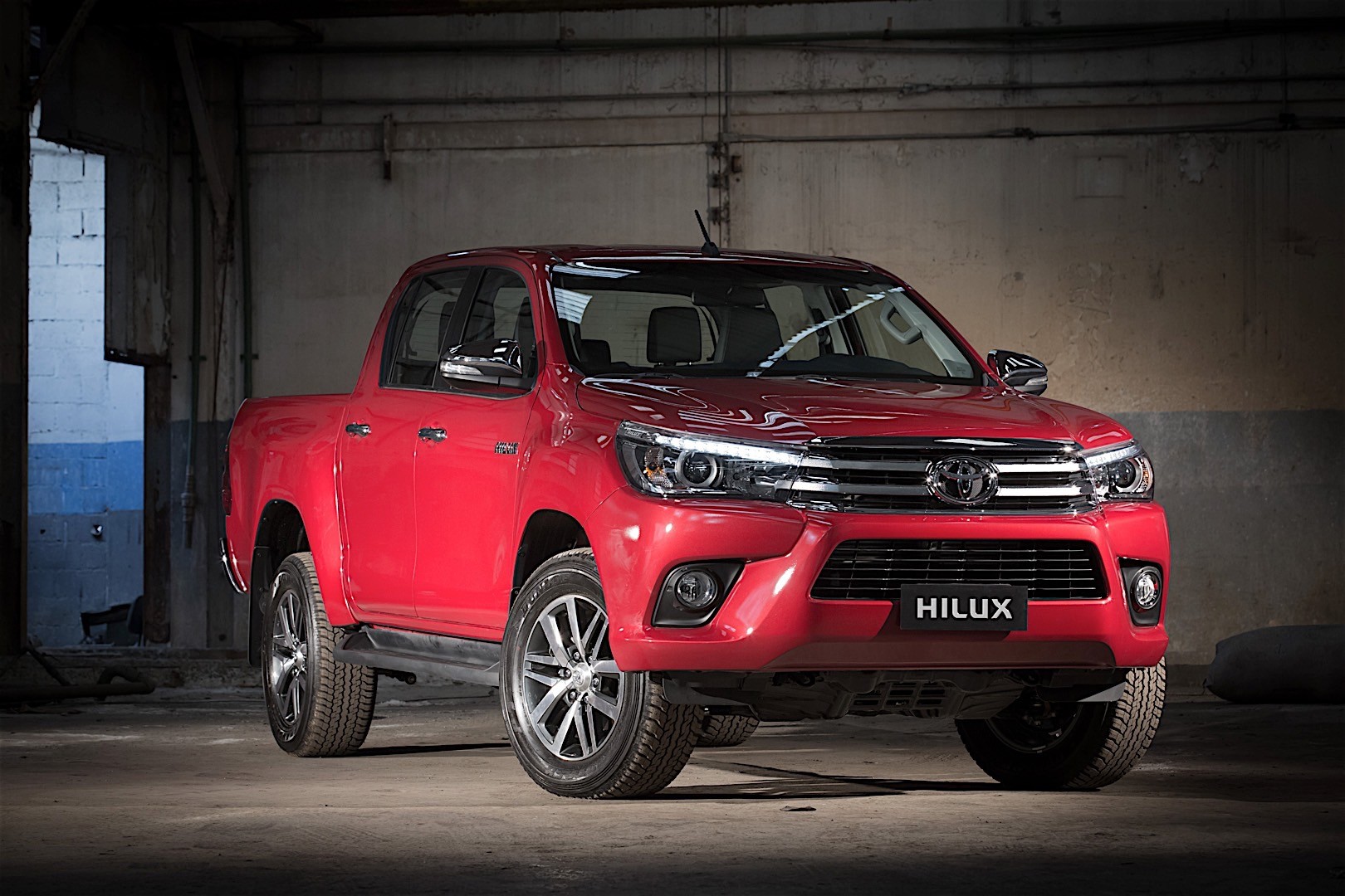 Toyota Hilux Double Cab Specs And Photos 2015 2016 2017 2018