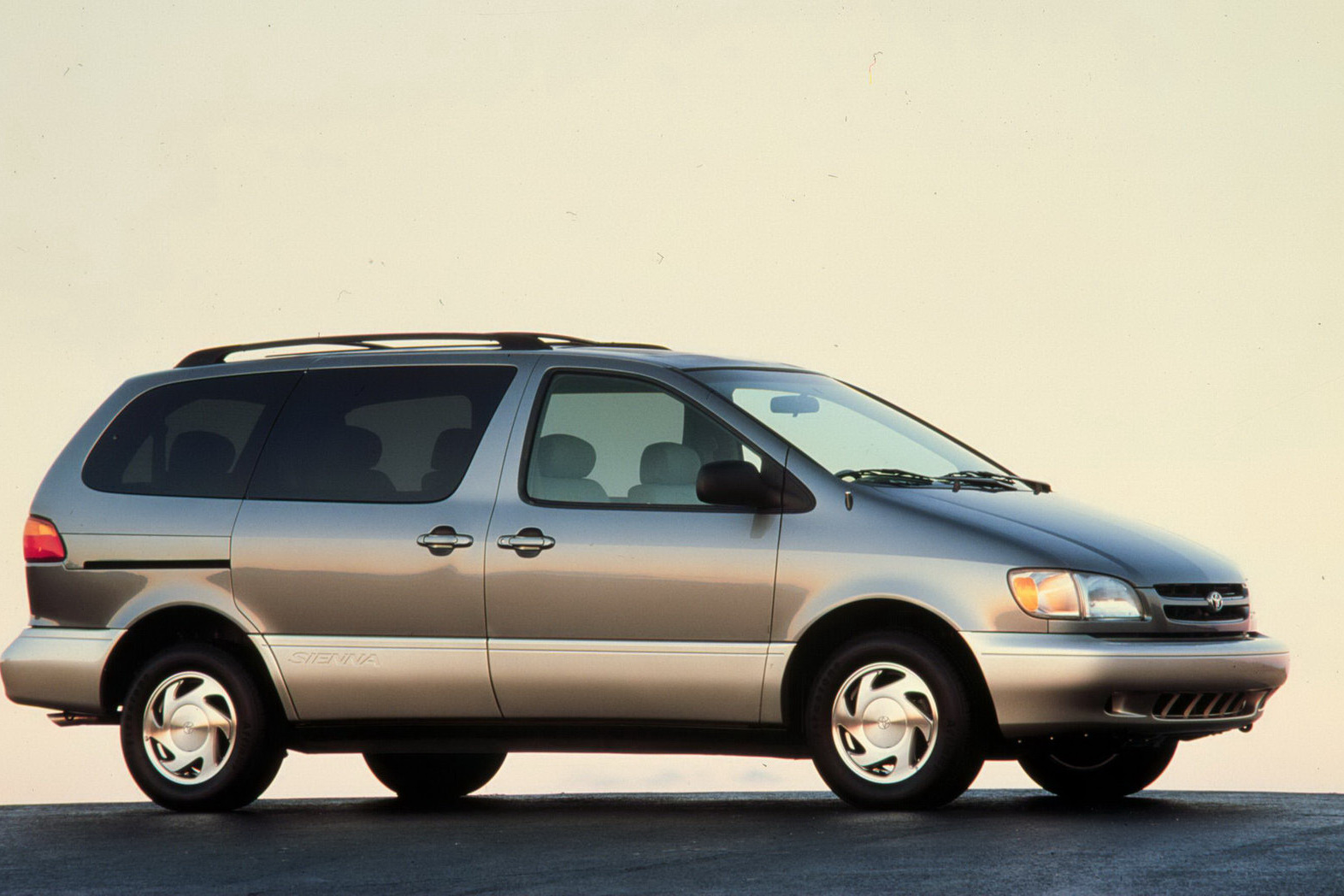 toyota sienna for a full size mattress