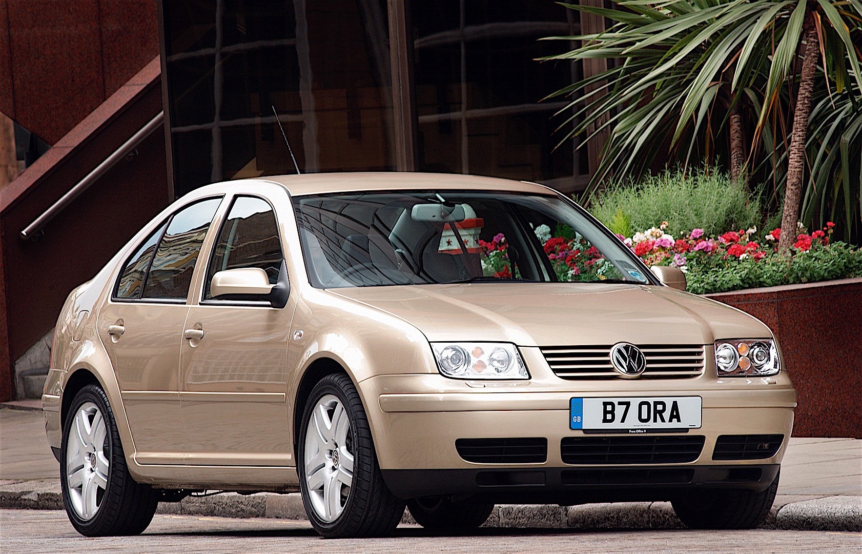 Volkswagen Bora 2000 Sérült - Autók ára