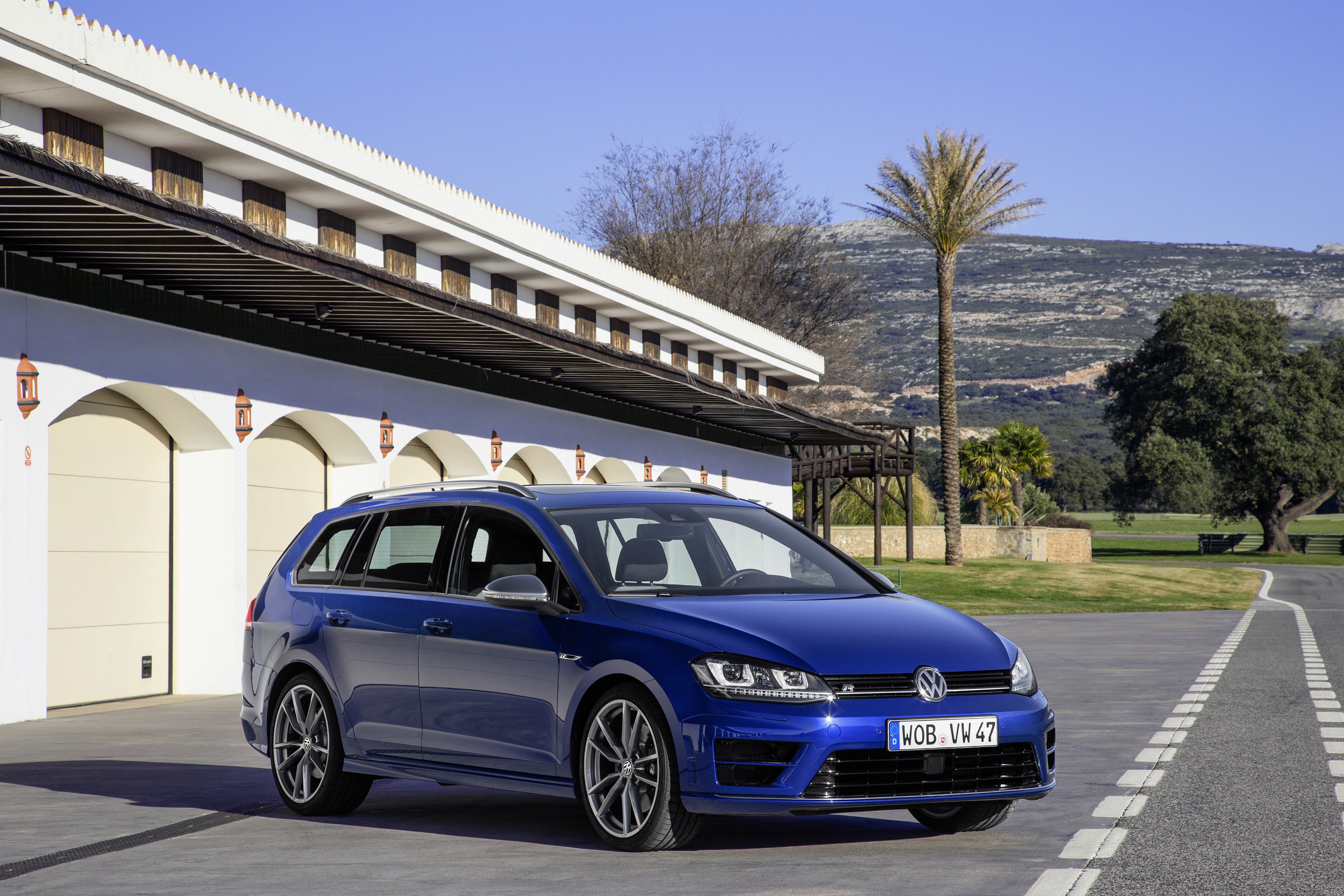 2015 Volkswagen Golf VII R Variant Specs & Photos - autoevolution
