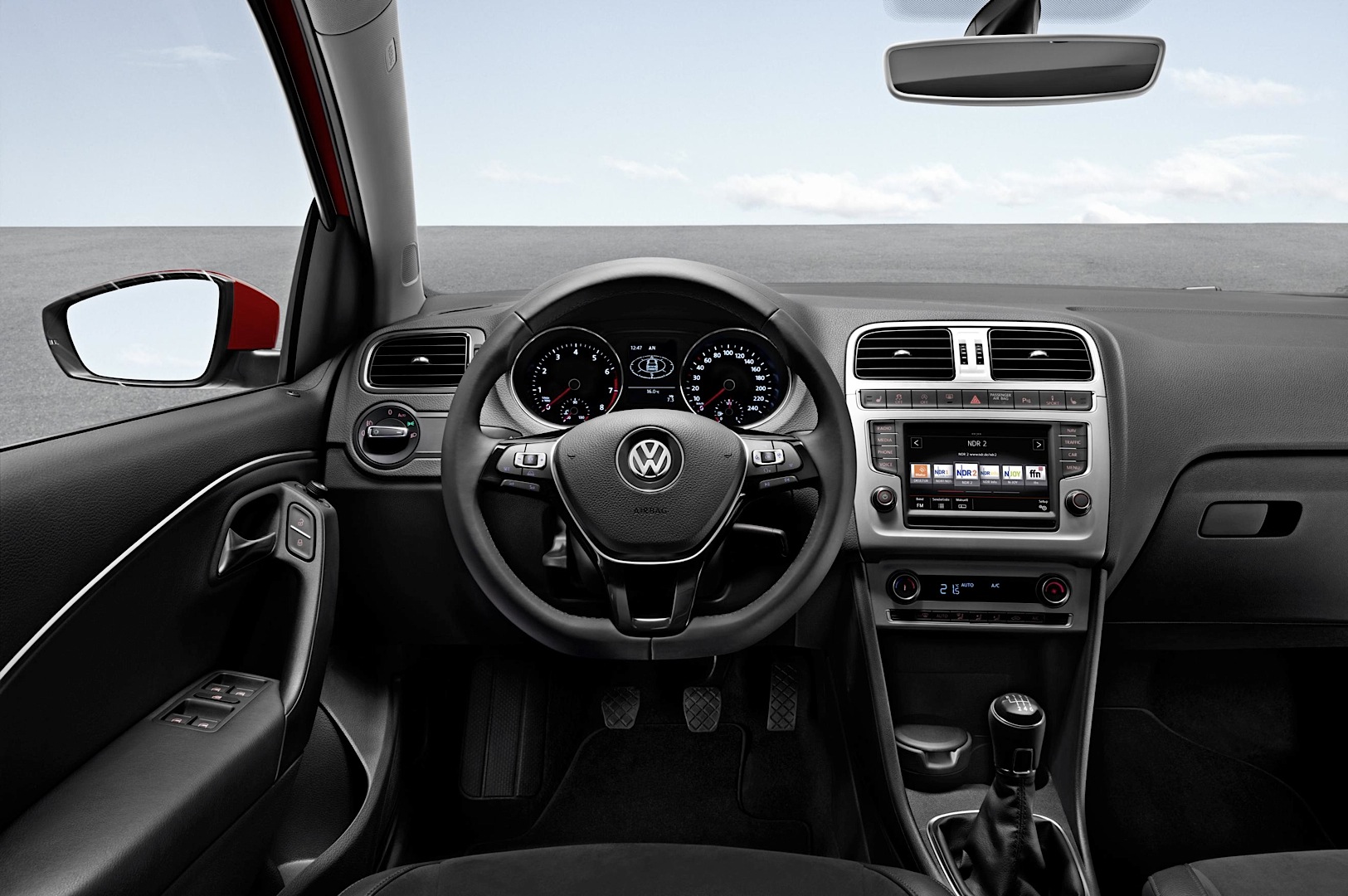 Volkswagen Polo 5 (6R) 1.2 70HP Advance specs, dimensions