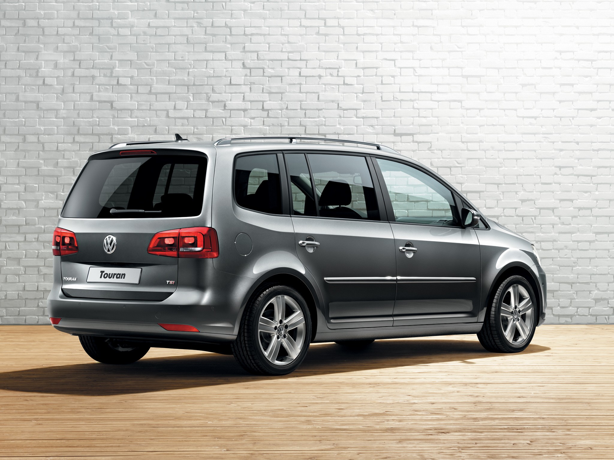 Volkswagen Touran (2010 – 2015) Review