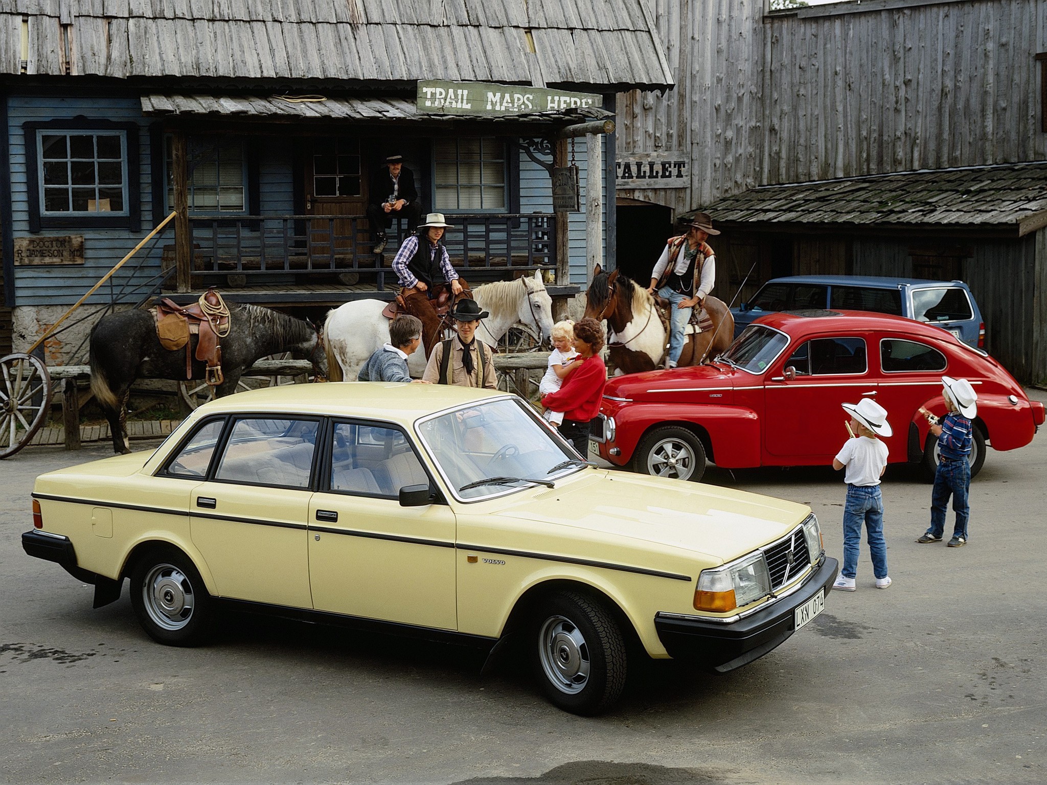 Volvo 244     1977-1980   rot Triple 9 Premium   1:43 