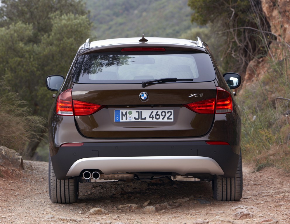 File:BMW X1 (E84) rear 20100814.jpg - Wikipedia