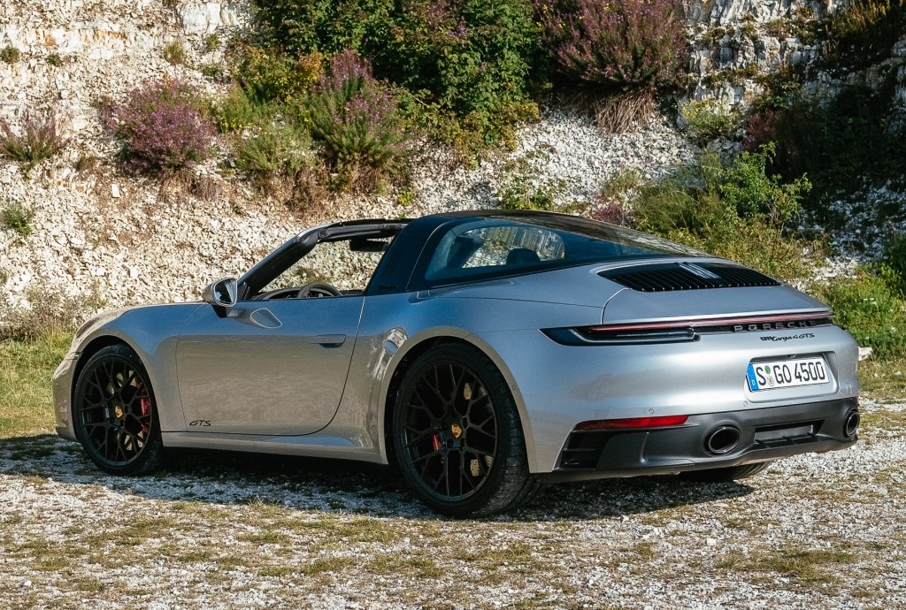 PORSCHE 911 Targa 4 GTS Specs & Photos 2021, 2022, 2023 autoevolution