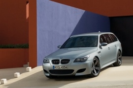 BMW M5 Touring (E61) photo gallery