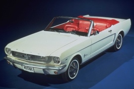 FORD Mustang Convertible photo gallery