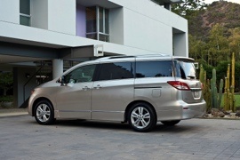 NISSAN Quest photo gallery
