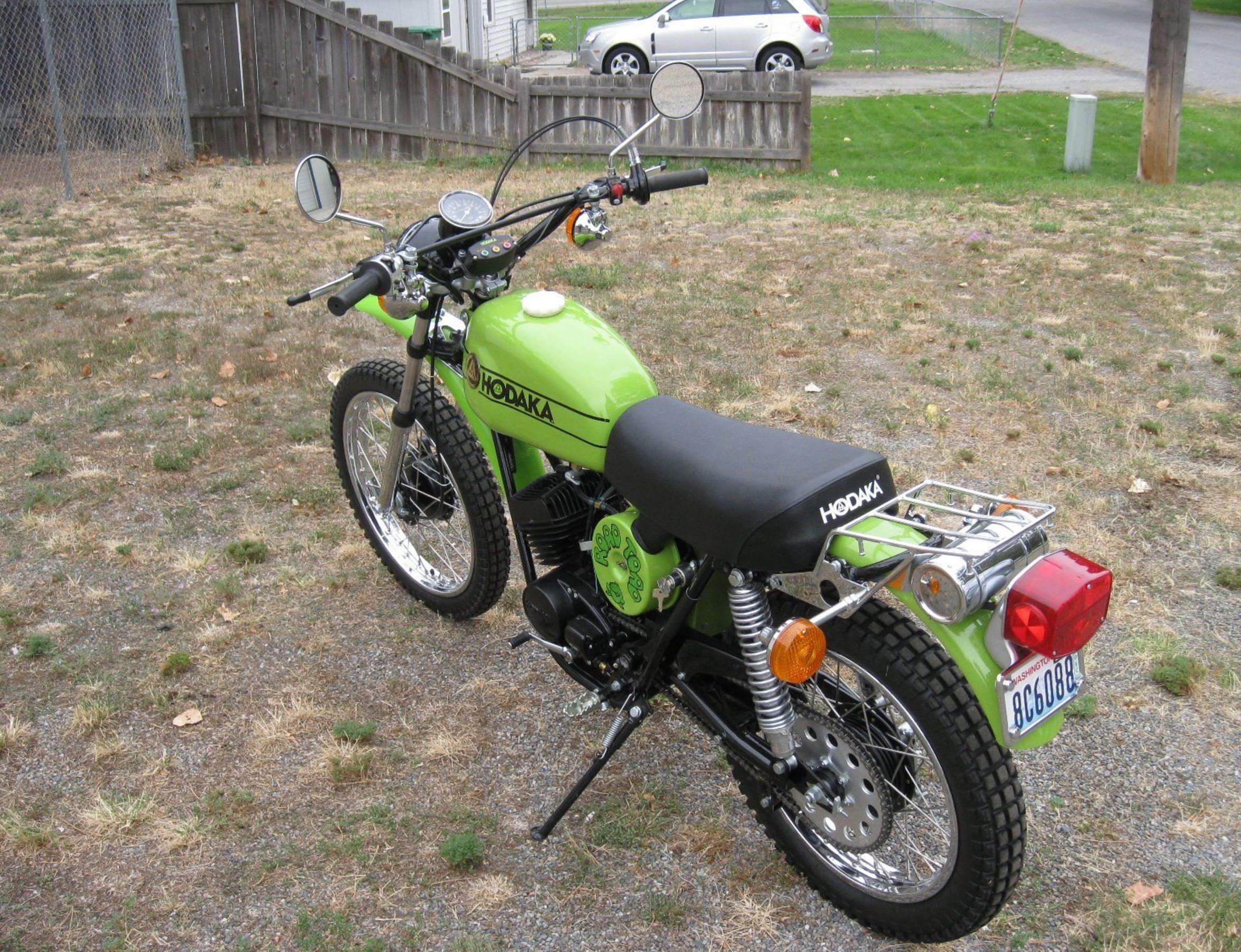 Dirt squirt motorcycle