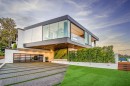 Hagy Belzberg-designed Los Angeles mansion boasts floating driveway, NFT art gallery, insane amenities