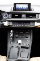 Lexus CT 200h photo