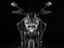 2015 Ducati Diavel Titanium, front view