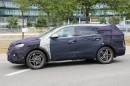 2016 Hyundai Grand Santa Fe Facelift Spied in Germany