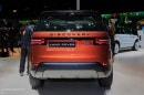 2017 Land Rover Discovery 5 live at 2016 Paris Motor Show