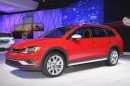 2017 VW Golf Alltrack Has Dual Exhaust and Red Paint Like a GTI in New York