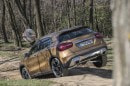 2018 Mercedes GLA Videos Show Canyon Beige and Jupiter Red Paint