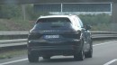 2019 Porsche Cayenne Shows Up on German Autobahn