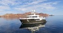 Darwin 102 explorer yacht