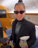 Alicia Keys Tour of Private Jet