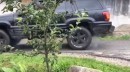 Audi SQ7 vs Jeep Grand Cherokee Tug Of War