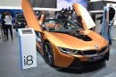 BMW i8 Facelift Says Hello and Goodbye in Detroit
