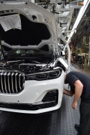 BMW X7 Details Revealed by Pre-Production Assembly