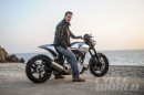 Keanu Reeves on the Arch KRGT-1