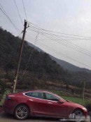 Chinese Tesla Model S Owner Tappes into the Local Transmission to Recharge