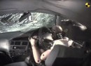 Airbag vs. no airbag crash test
