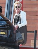 Ellen DeGeneres Drives New Porsche Cayenne
