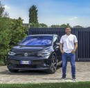 Francesco Totti and his Volkswagen ID.4 GTX