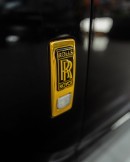 Rolls-Royce Ghost Series II Gold Chrome Versace Black by MetroWrapz